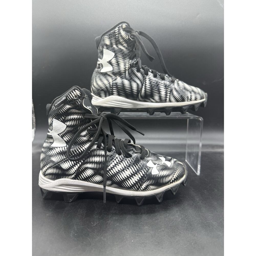 Under Armour Boys Size 1.5Y Highlight 1258034-011 Black Football Cleats Shoes